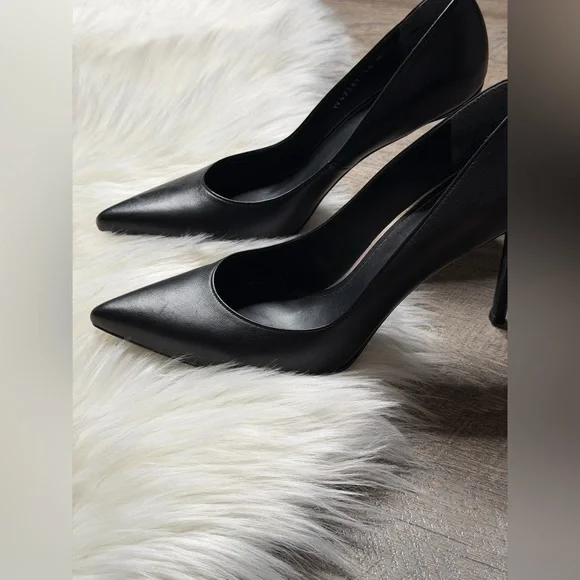 Stuart Weitzman Royal Nappa Leather Stilettos display picture 1